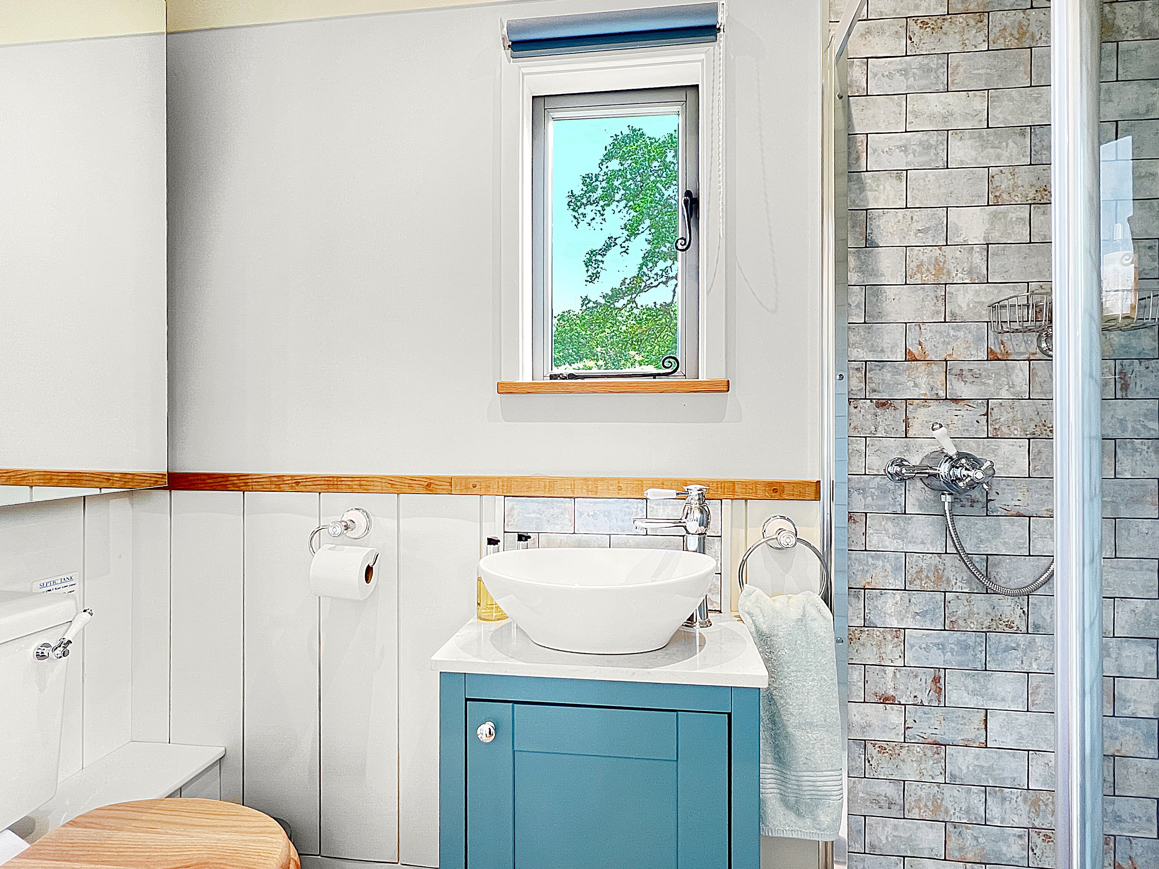 Click to replace me with your text!!!