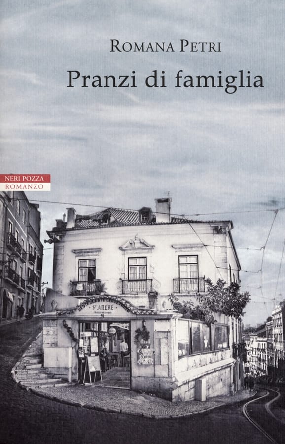 Pranzi di famiglia di Romana Petri
