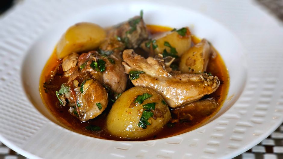 Dahi Chicken (Yoghurt-Braised Punjabi Chicken)