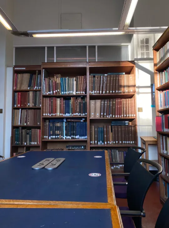 مكتبة الجامعة