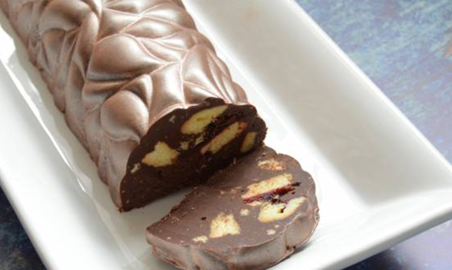 Chocolate Logs are a Surprisingly Easy Way to Impress