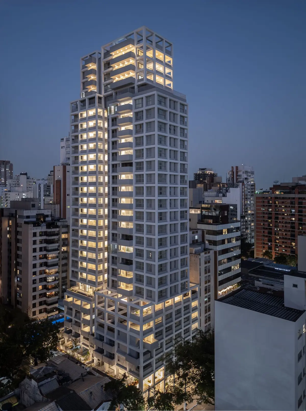 PLURI PINHEIROS — fachada em Pinheiros, São Paulo
