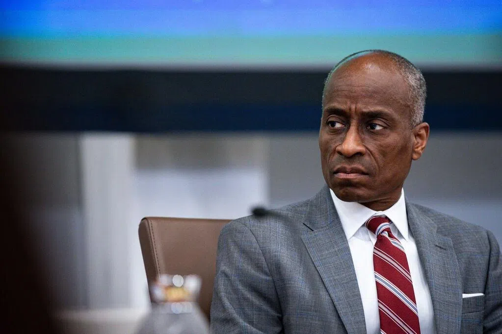 Federal Reserve’s Jefferson Calls for Cautious Approach to Interest Rates Amid Economic Uncertainty