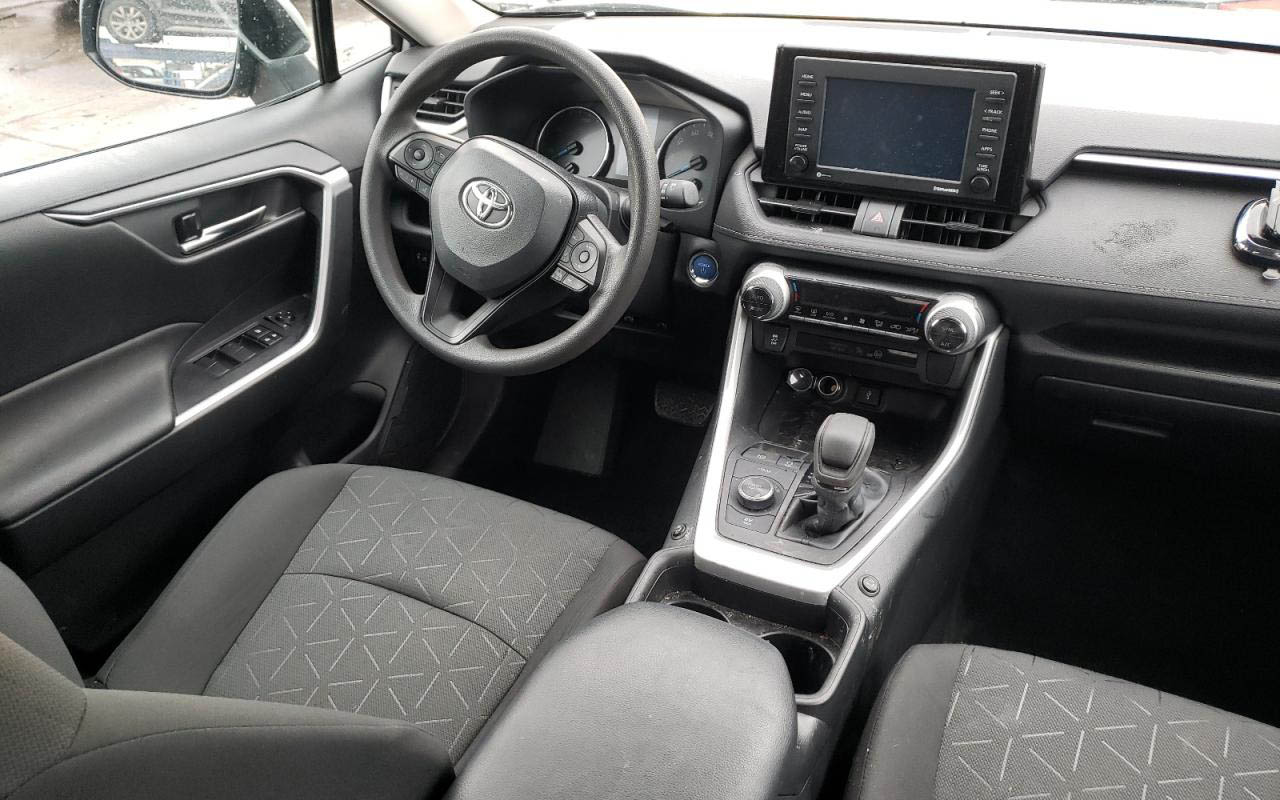 Toyota RAV4 XLE 2021 фото №9