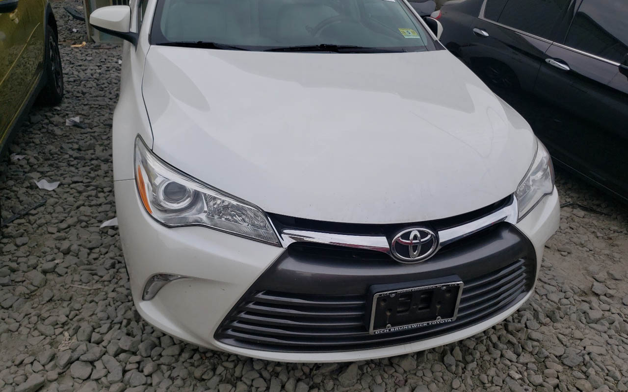 Toyota Camry LE 2016 фото №9