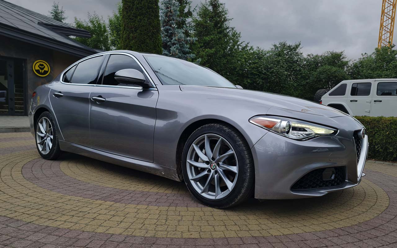 Alfa Romeo Giulia 2017 19999$ Alfa Romeo Giulia 2017