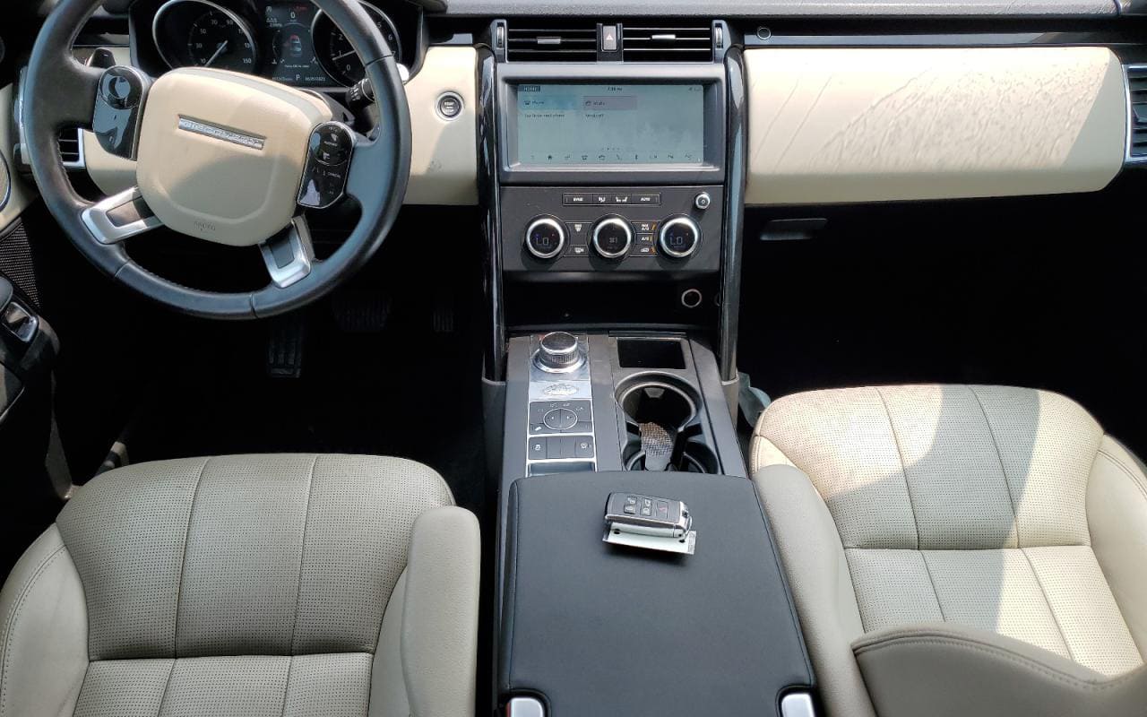 Land Rover Discovery SE 2020 фото №8