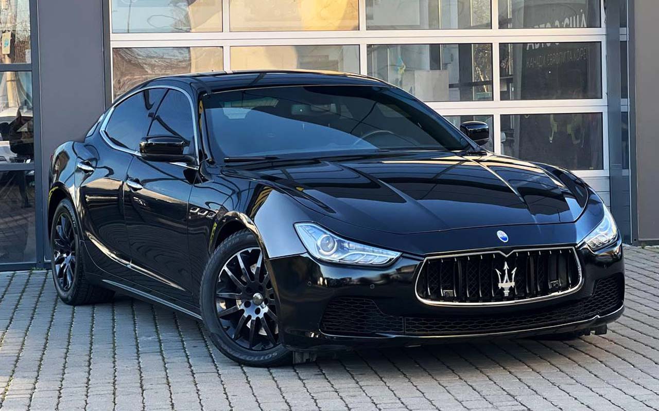 Maserati Ghibli матовая чёрная