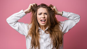 Miért viszket a fejbőröd? – okok, amikre nem gondolnál