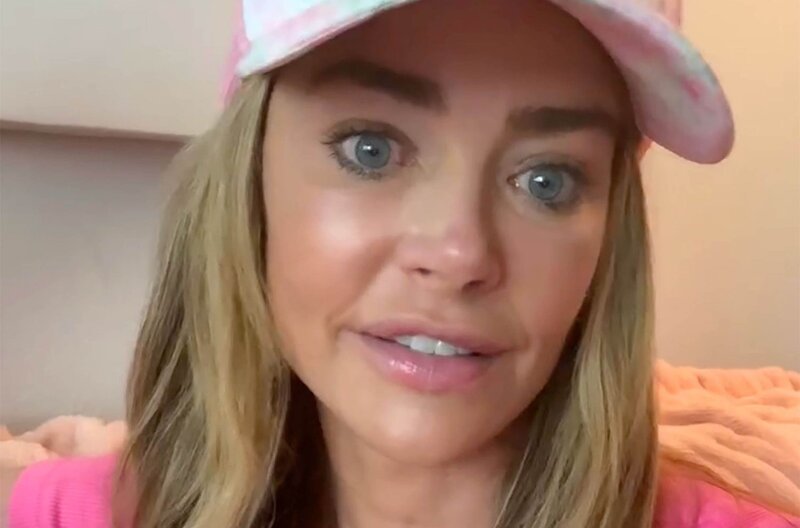 Arcplasztikája után mutatta meg a változást Denise Richards