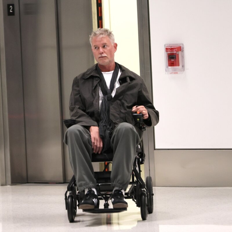 A színész állapota előrehaladott, az utóbbi időkben már tolószékben fotózták le rendre.