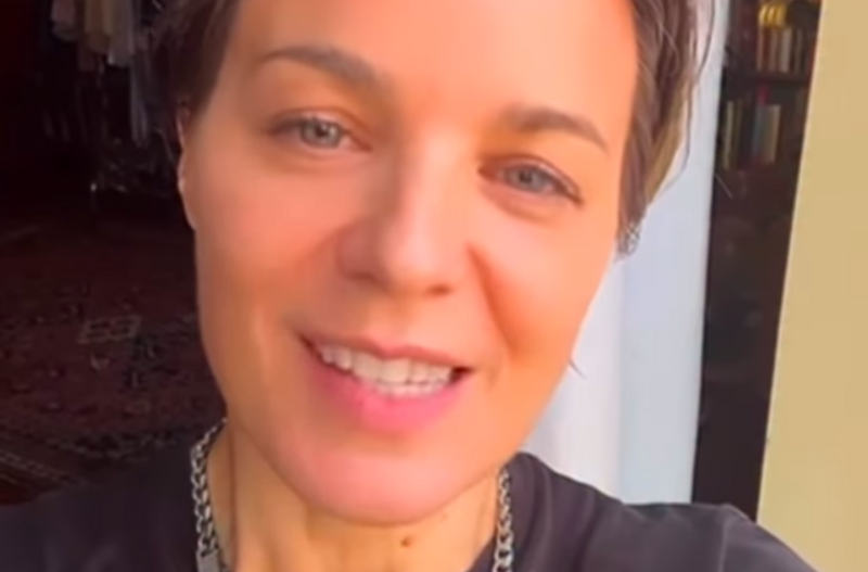 Évek óta sláger a 30 éve írt dala: ma senki nem ismeri fel ezt az 50 éves nőt