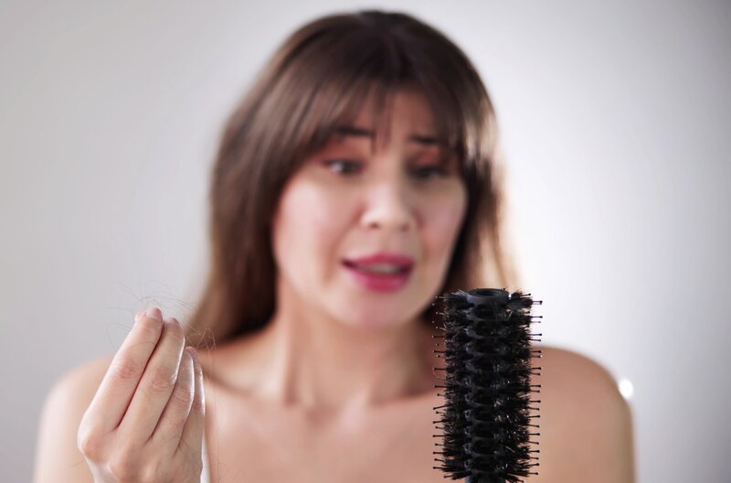 A tavaszi hajhullás megelőzése és kezelése – amit tudnod kell