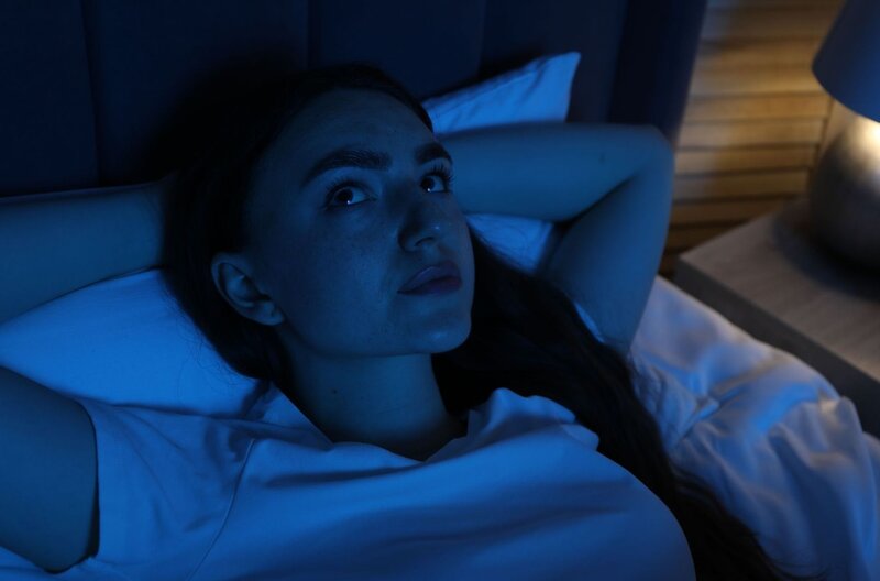 6 jel, hogy szorong a párod