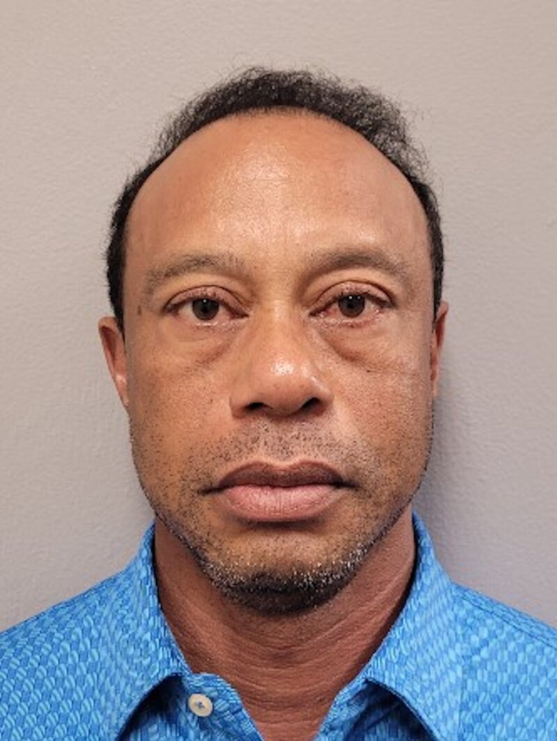 Nyilvánosságra hozták a rendőrségi fotóját.