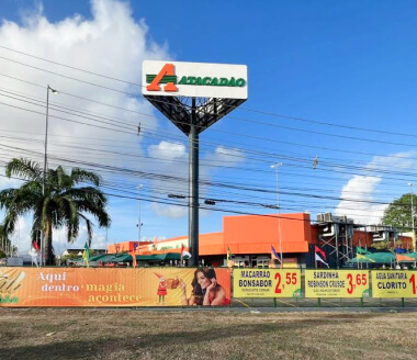 Fachada loja Atacadão em Maracanaú no Ceará