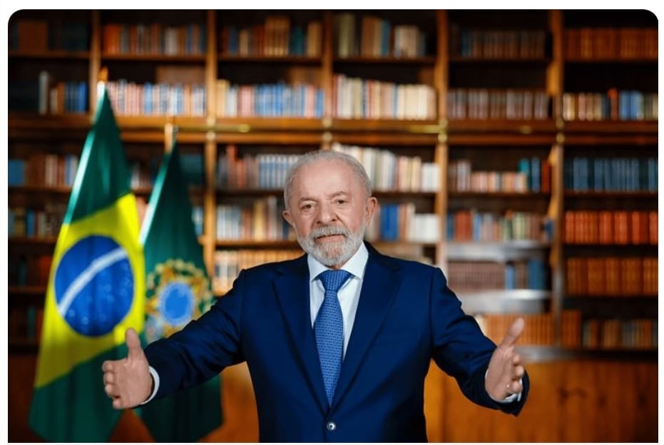 Lula: Brasil é alvo de “chantagem inaceitável” e os Bolsonaro são “traidores da Pátria”