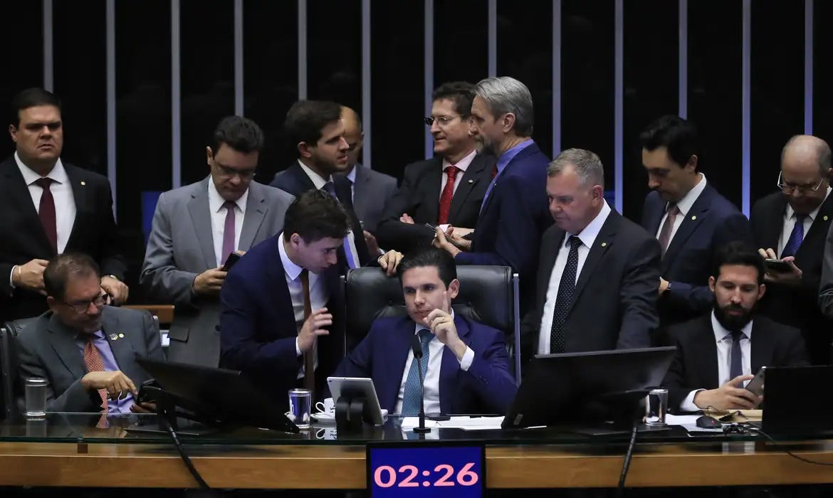 Vossas Excelências só serão julgadas pela Justiça Divina; que Ela exista