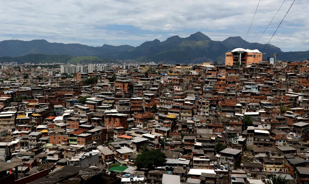 Operação no Complexo do Alemão deixa 20 mortos, entre eles dois policiais, e resulta em 56 presos