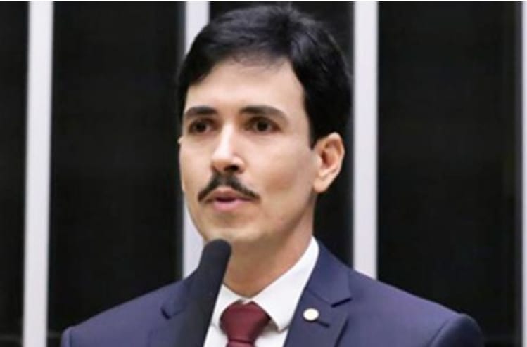 Deputado alvo da PF votou pela PEC da Blindagem e anistia a bolsonaristas