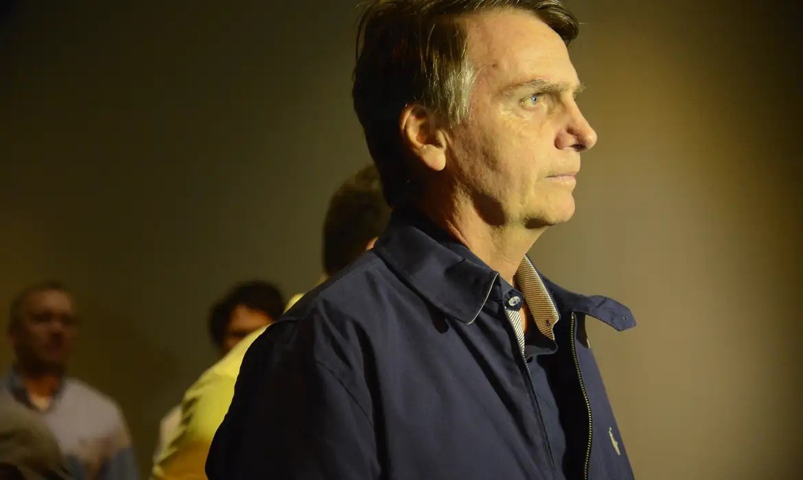 Moraes decide pela manutenção da prisão de Bolsonaro na PF em Brasília