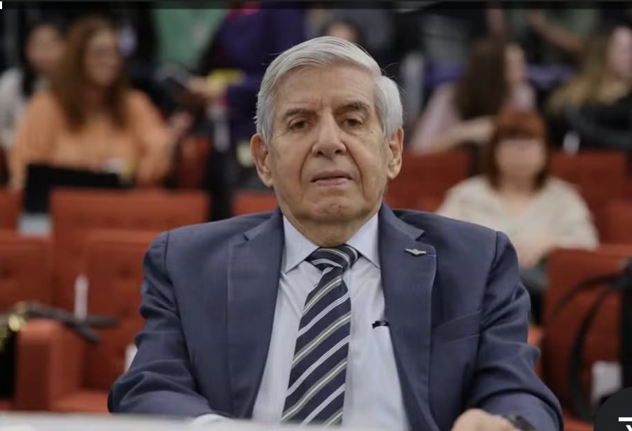 Com alegado Alzheimer, Heleno ironizou Centrão, foi ministro e articulou golpe