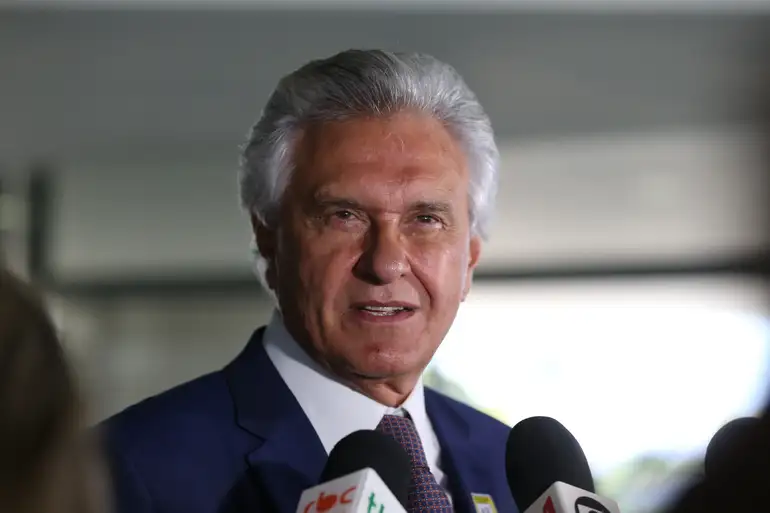 “São bets travestidas de faculdades”, diz Ronaldo Caiado sobre resultado do Enamed