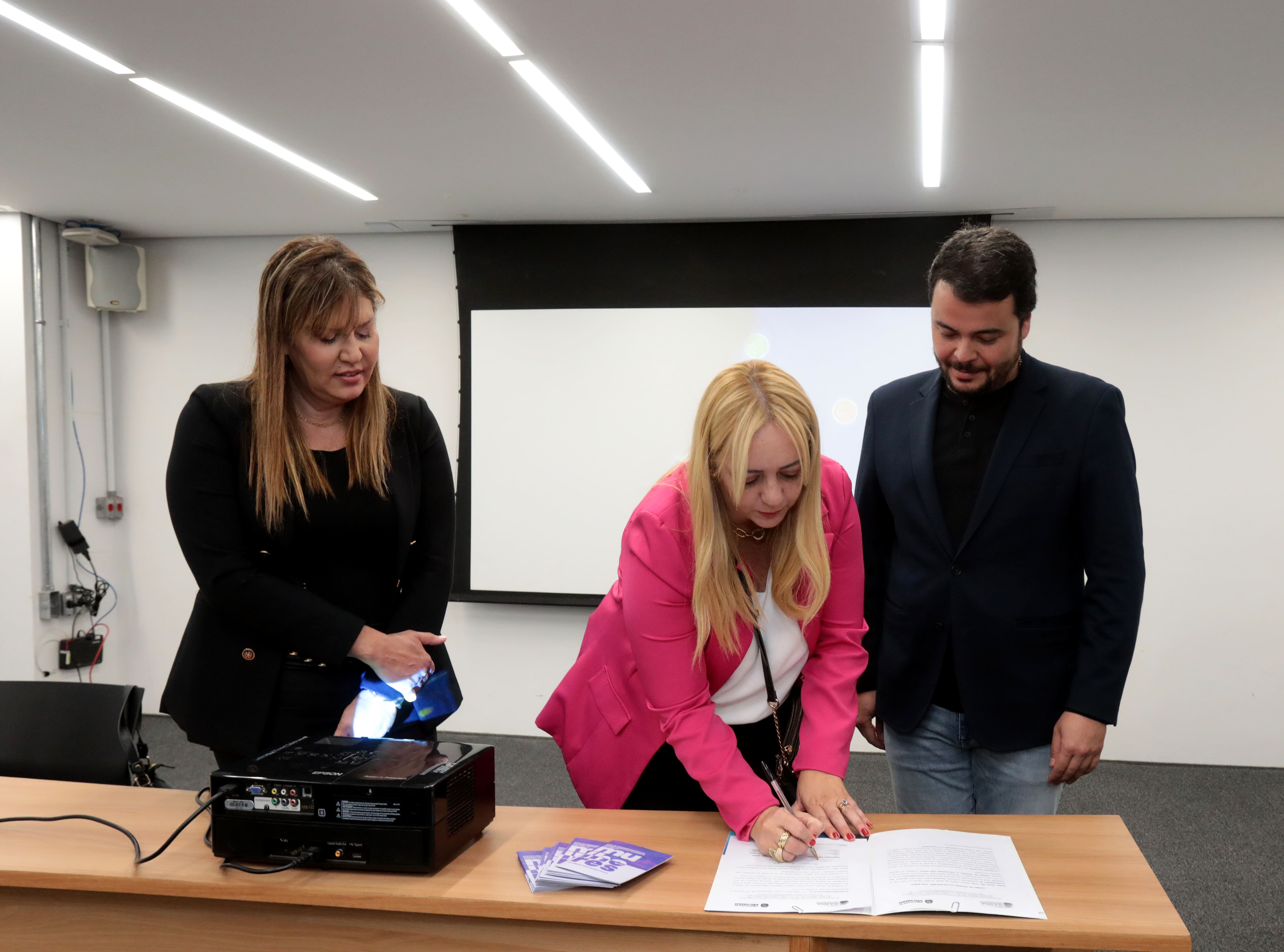 Programa Tem Saída promove ações de emprego e cidadania para mulheres em São Paulo