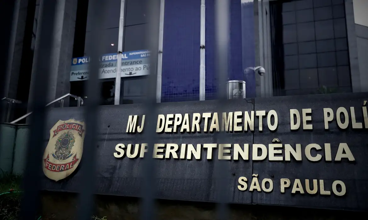 Pai de Daniel Vorcaro é preso em nova fase da Operação Compliance Zero