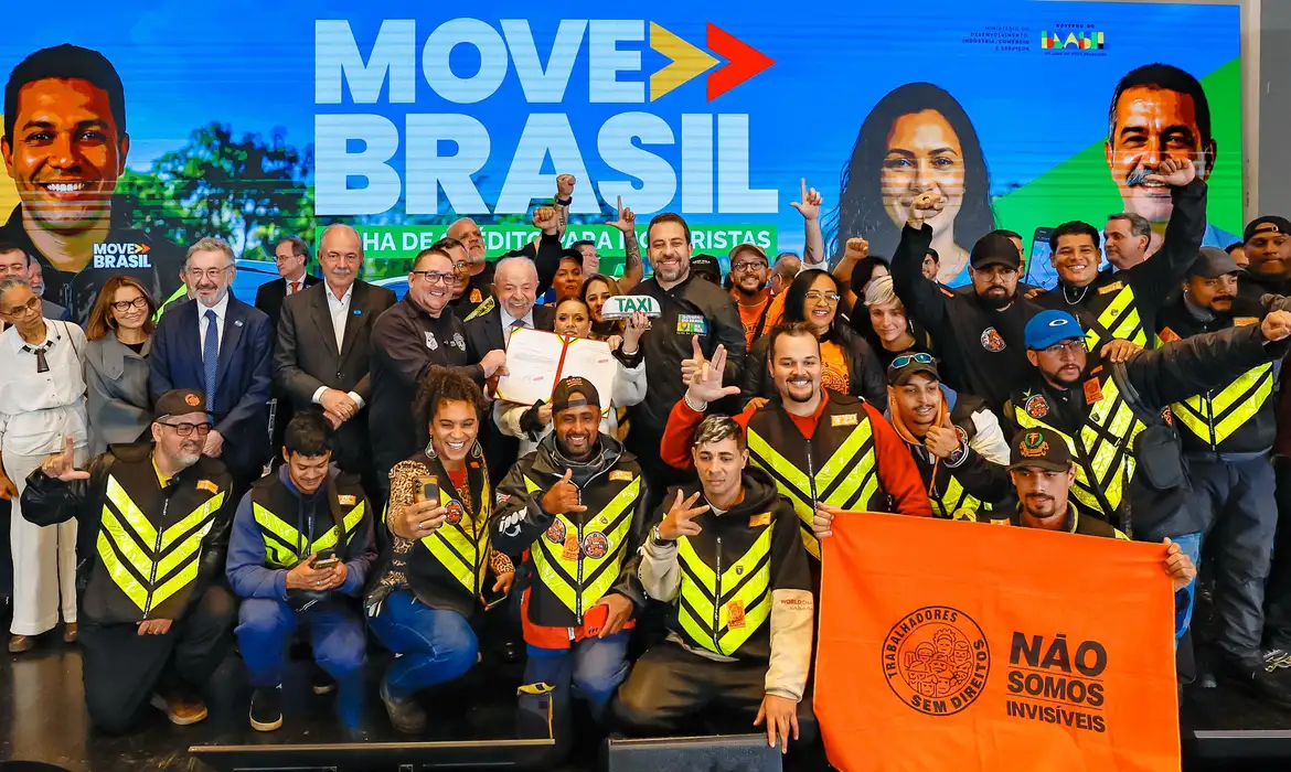 Governo lança crédito bilionário para motoristas de aplicativo e taxistas
