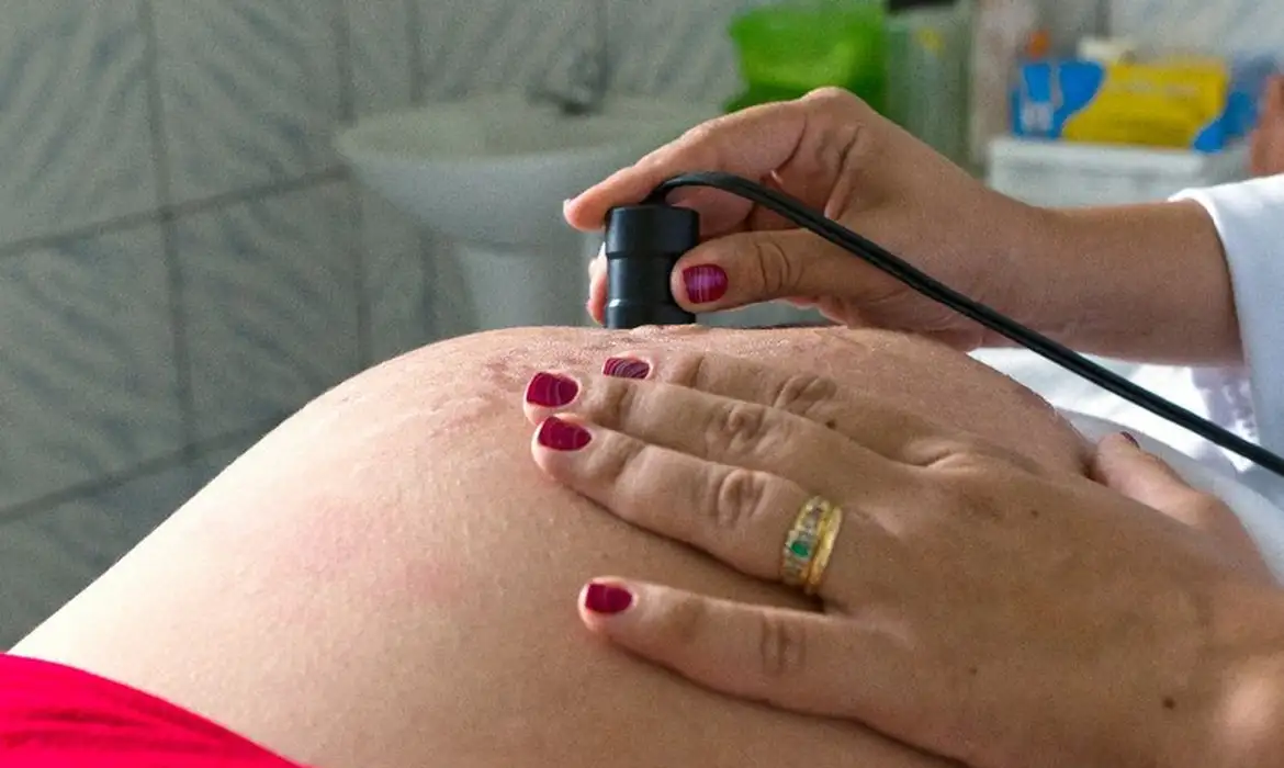 Bolsa Família reduz em até 31% o risco de morte materna, aponta estudo