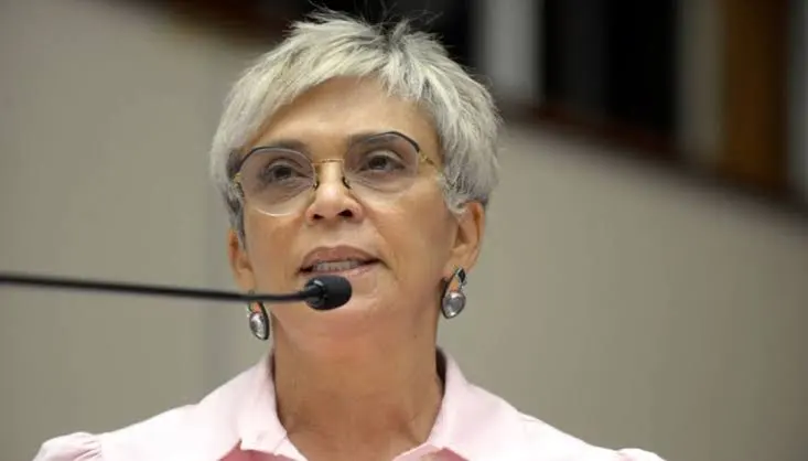 Descubra quem é a petista que resiste à estratégia do PT