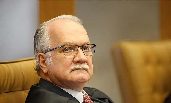 Fachin nega pedido de Moraes para julgar Mendonça também dia 15