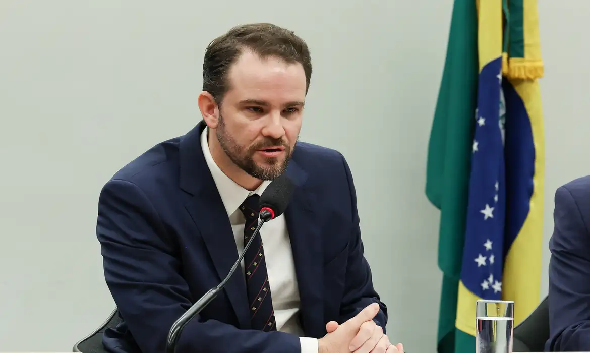 Durigan aponta elo entre produtora de Dark Horse, PCC e Banco Master