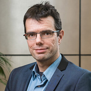 Dr. Ságvári  Bence