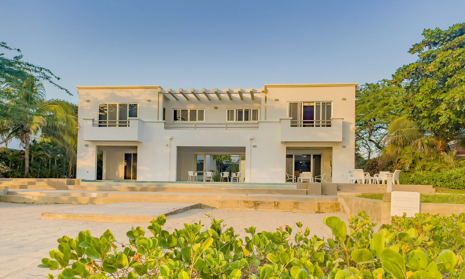 Panga Point Moderna Casa frente al mar - Houses for Rent in Tola, Rivas, Nicaragua - Image 1