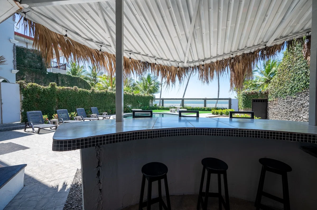 Amazing 9 bedroom beach front home in Paradise! - Houses for Rent in Jaco, Provincia de Puntarenas, Costa Rica - Image 1