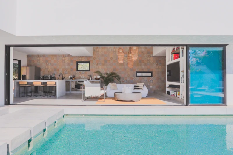 Magazine Cover Sky Showers Outdoor Tub & Concierge - Houses for Rent in San José del Cabo, Baja California Sur, Mexico