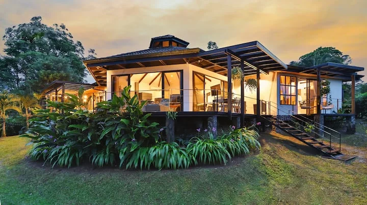 Kabata Home Valley view, Birds, Privacy — 4 bedroom vacation rental in La Fortuna