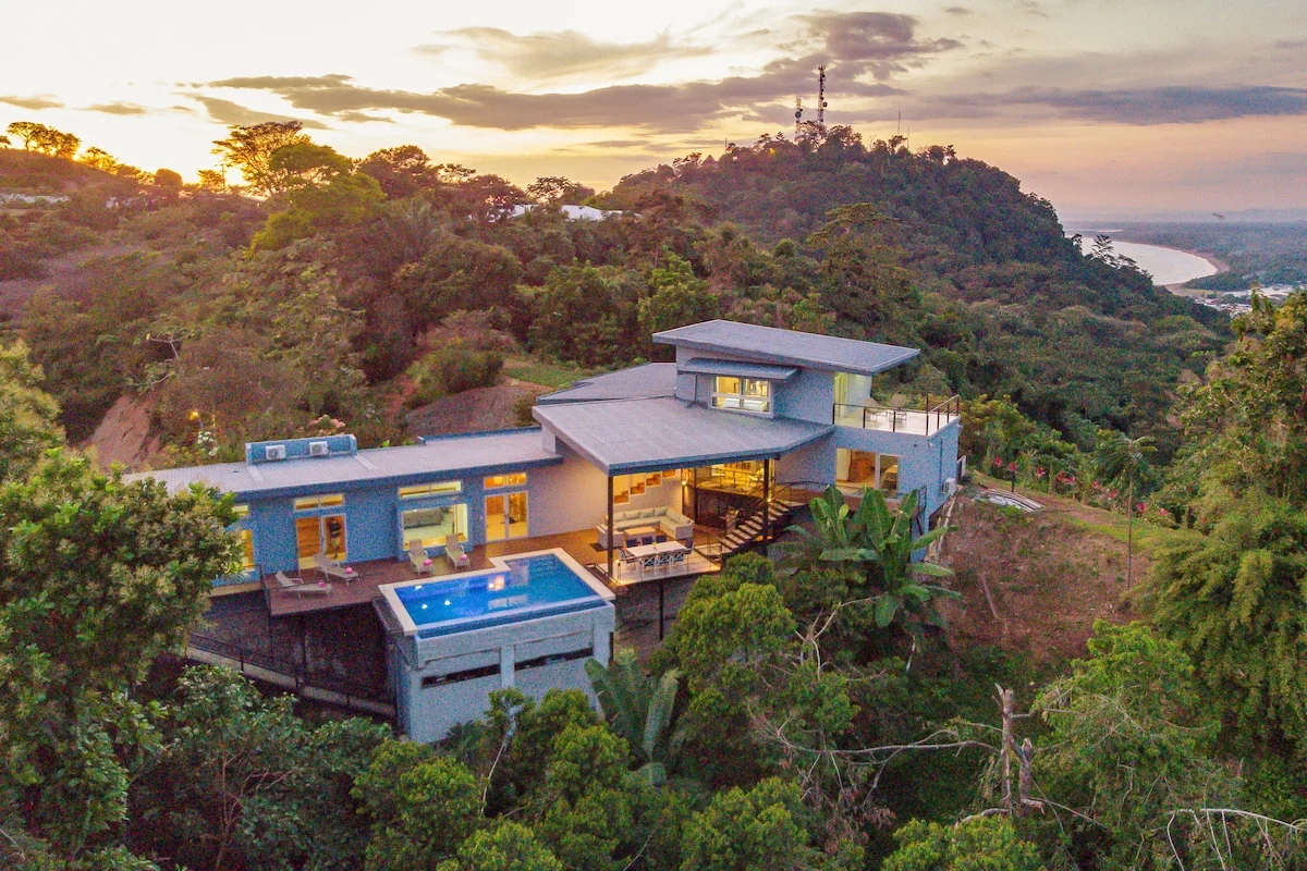 Stunning NEW Home-Magical 270oViews, Monkeys Daily - Villas for Rent in Manuel Antonio, Provincia de Puntarenas, Costa Rica