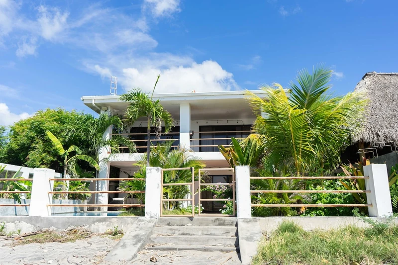 Amahula - Beachfront villa, private pool and surf - Houses for Rent in Las Salinas, Rivas, Nicaragua