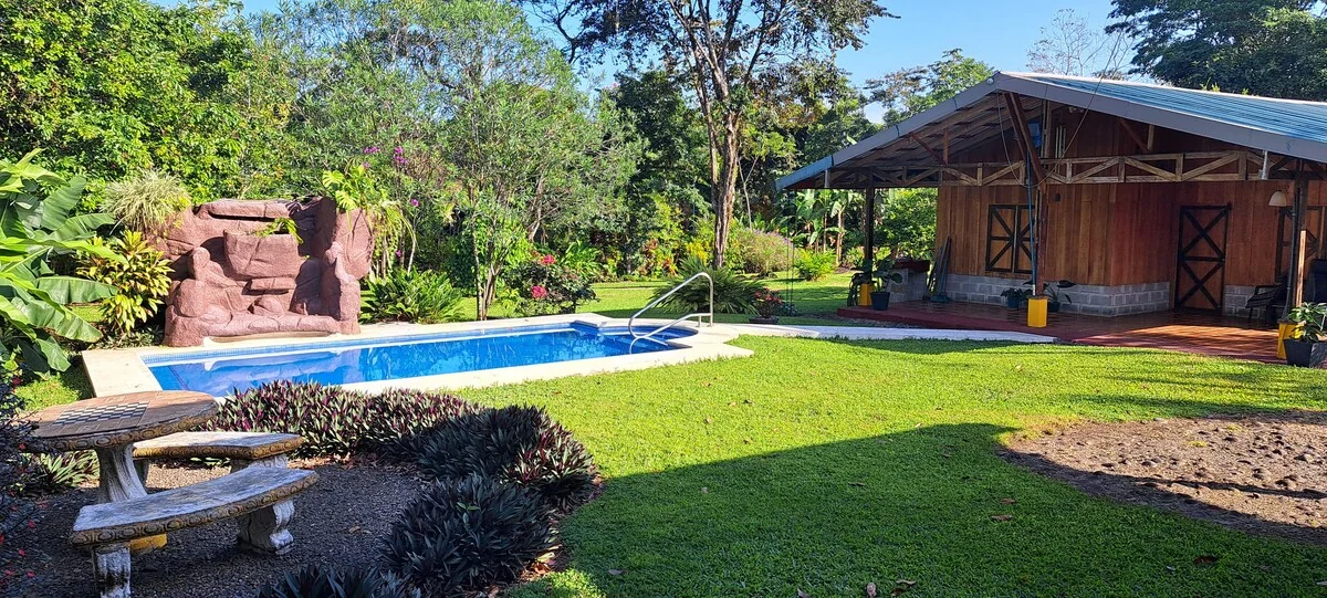 Tropical Casa 20mins from La Fortuna with pool — 2 bedroom vacation rental in San Ramon