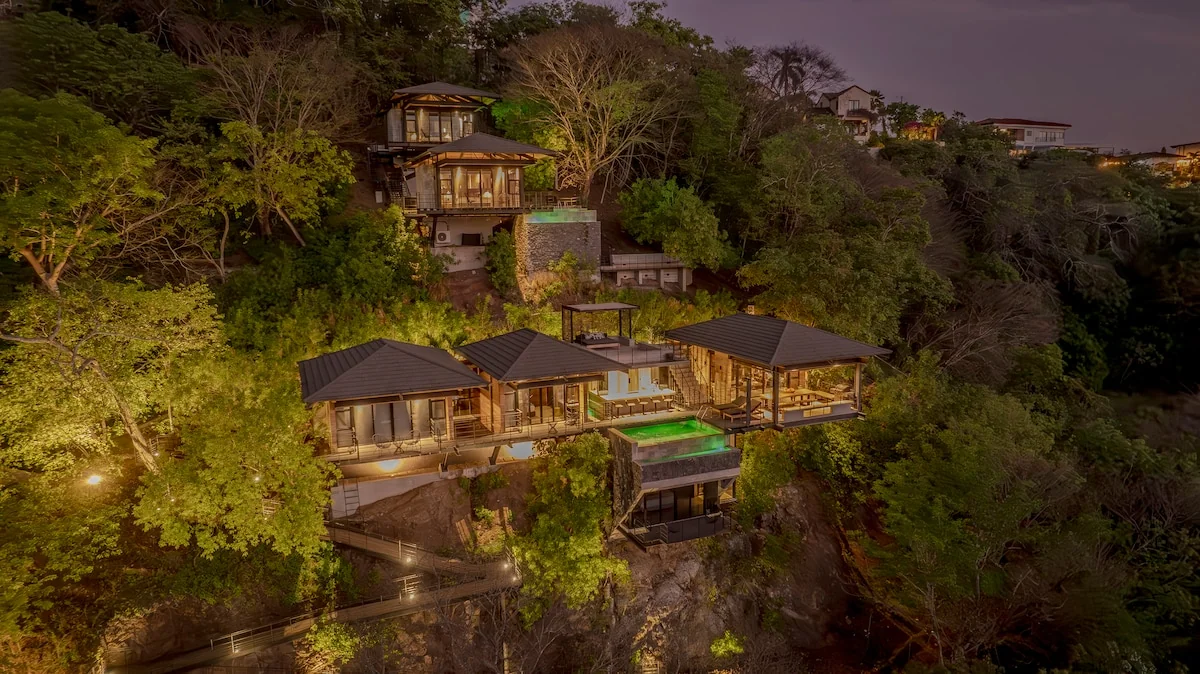 Breathtaking Views, 3 Pools, Jacuzzi & Concierge - Villas for Rent in Tamarindo, Provincia de Guanacaste, Costa Rica