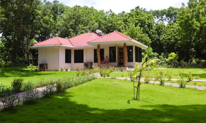 Casa Del Lago, Luxurious Beautiful Lakefront Home! - Houses for Rent in Balgue, Rivas, Nicaragua