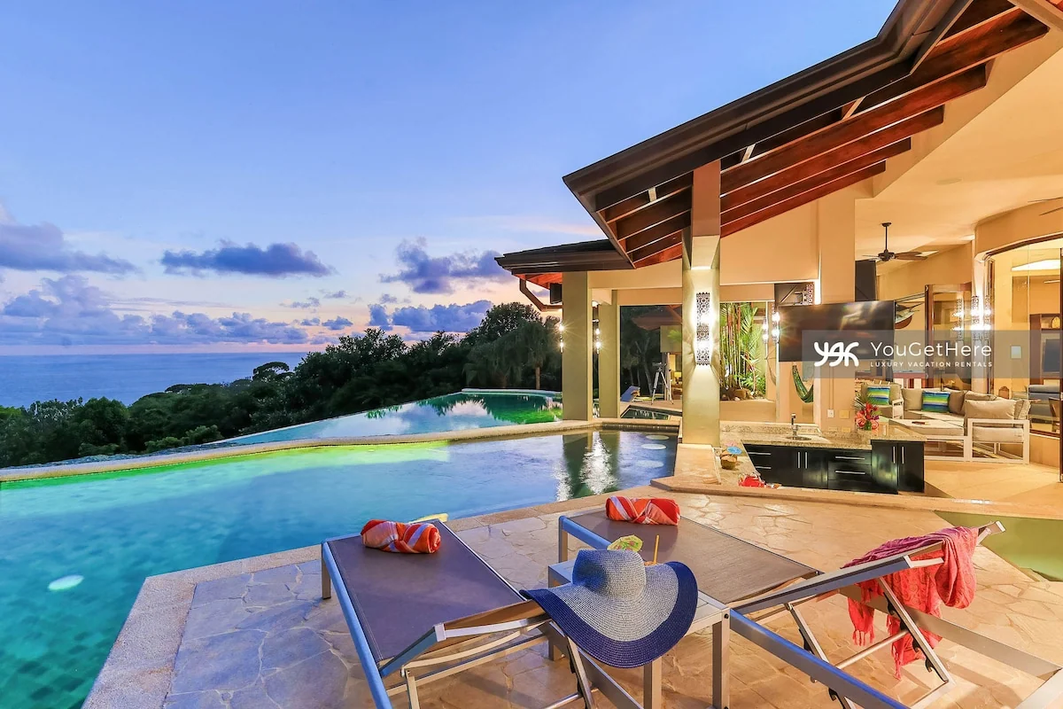 Home in Puntarenas Province - Image 1