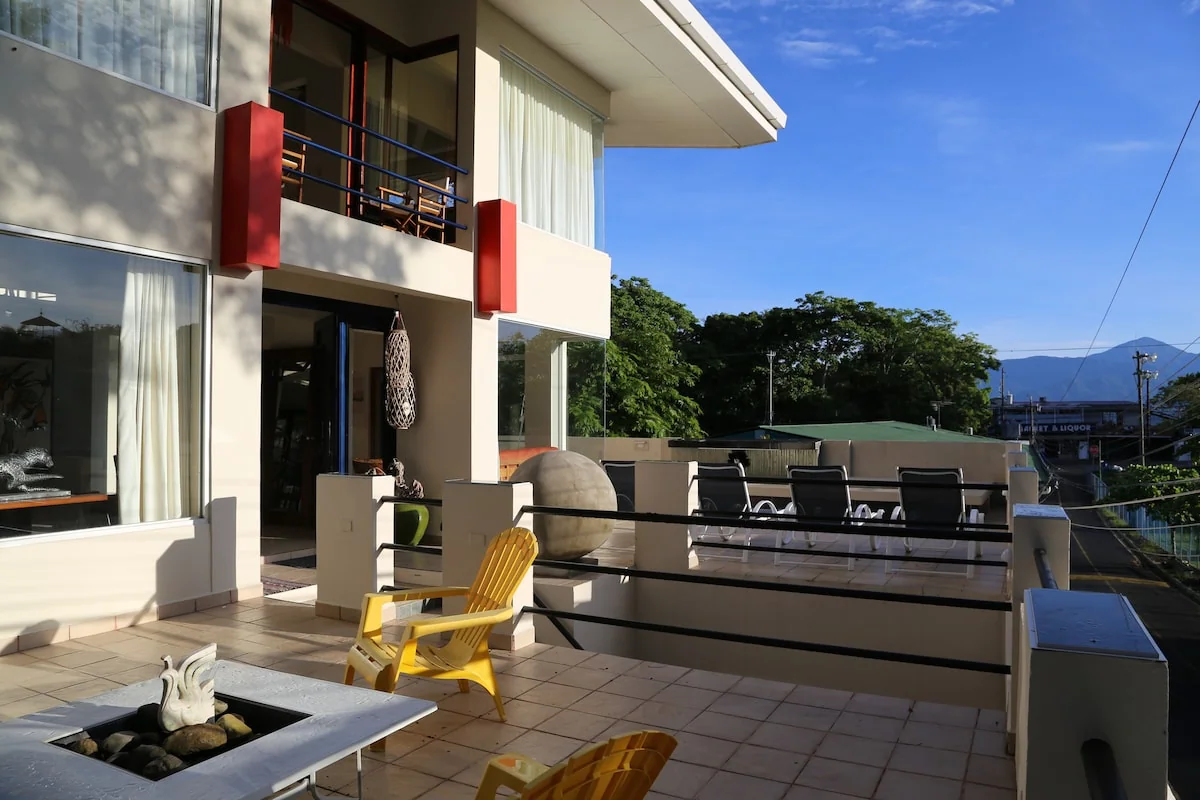 New Modern Villa in Manuel Antonio Central — 3 bedroom vacation rental in Manuel Antonio