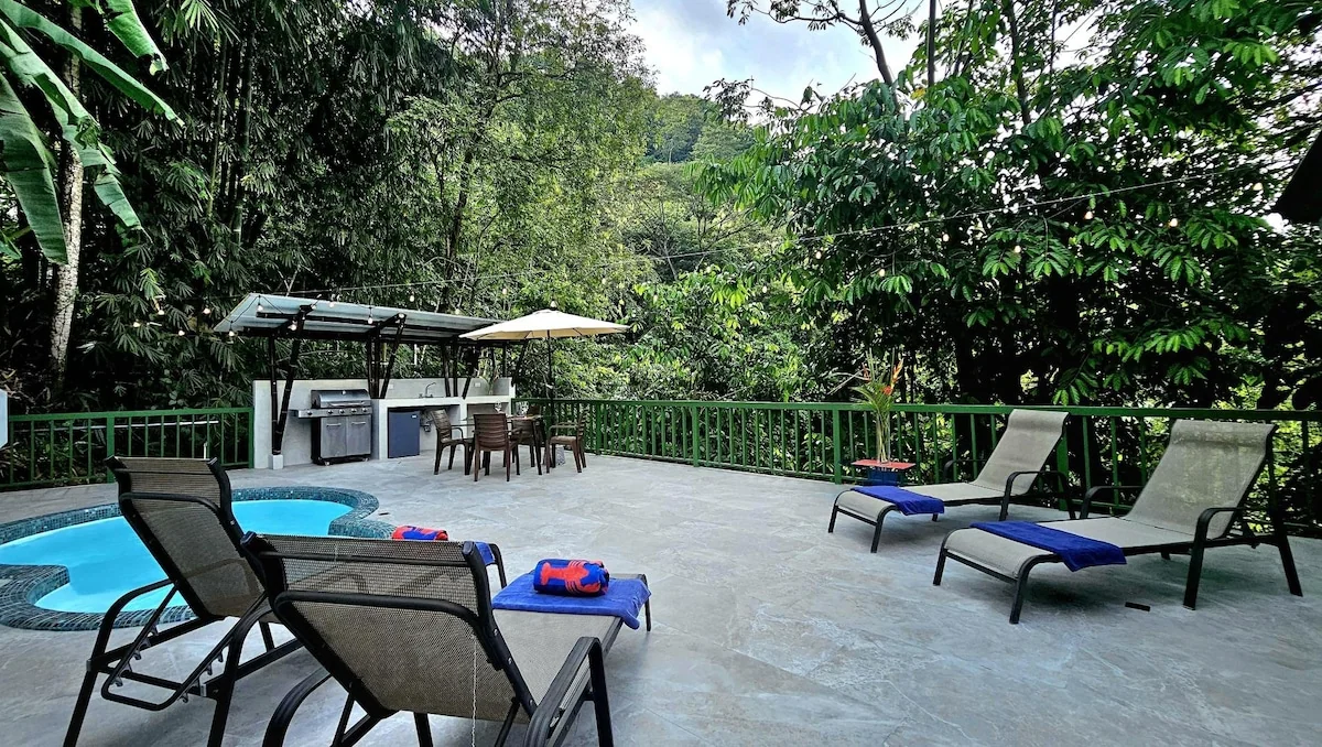 Casa Macaw Jungle Cabin w/ Private Pool & AC - Houses for Rent in Quepos, Provincia de Puntarenas, Costa Rica