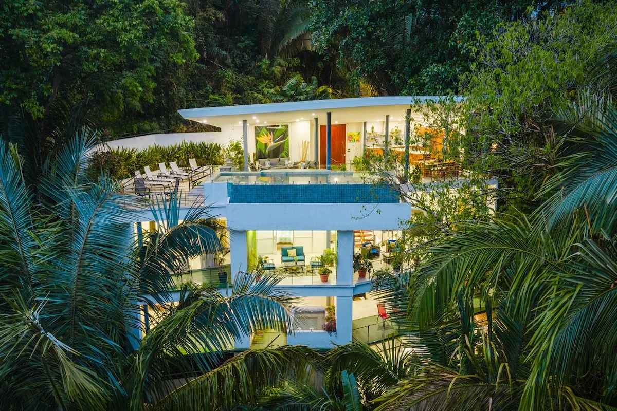 Renovated Jungle-to-Ocean View Villa • Sleeps 10 - Houses for Rent in Manuel Antonio, Puntarenas Province, Costa Rica