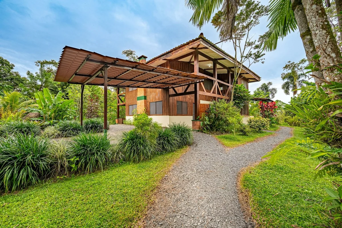Lush 4BR | Private Pool | Fireplace | Deck - Houses for Rent in Río Cuarto, Alajuela Province, Costa Rica - Image 1