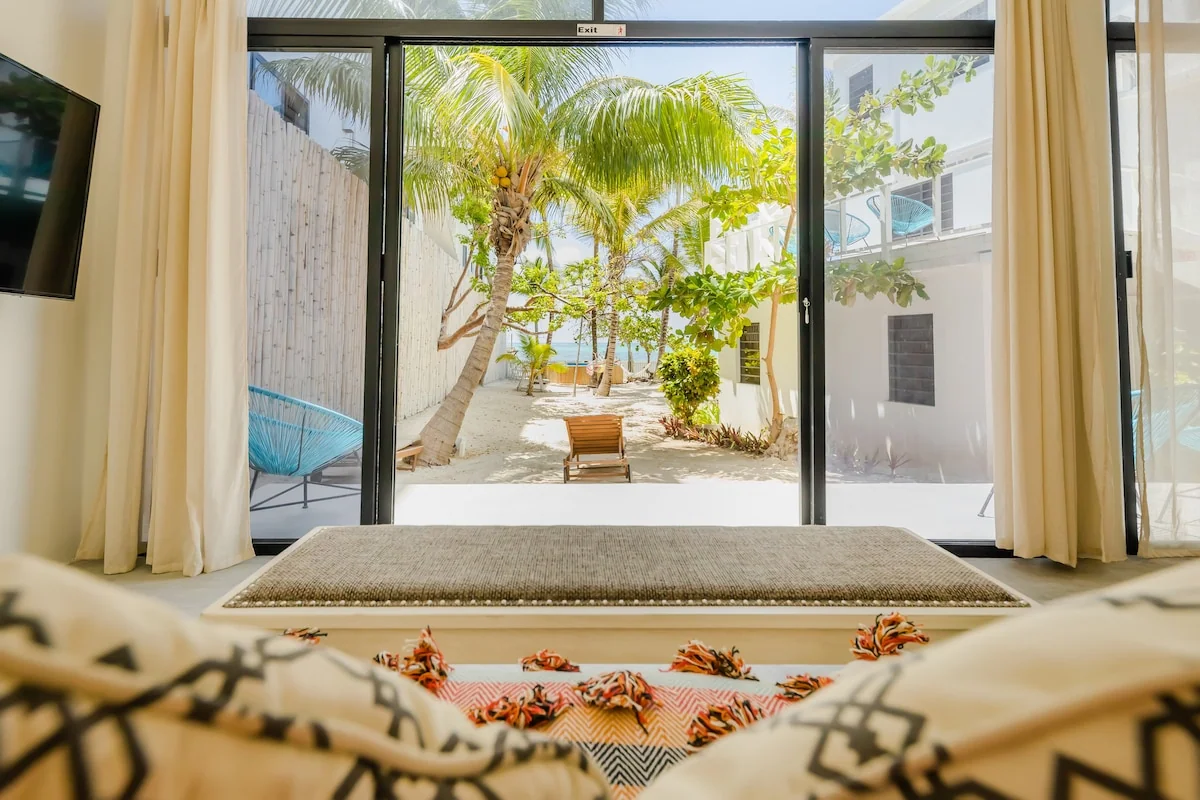 Babylon Beach Villa 6 - Villas for Rent in San Pedro, Corozal District, Belize - Image 1